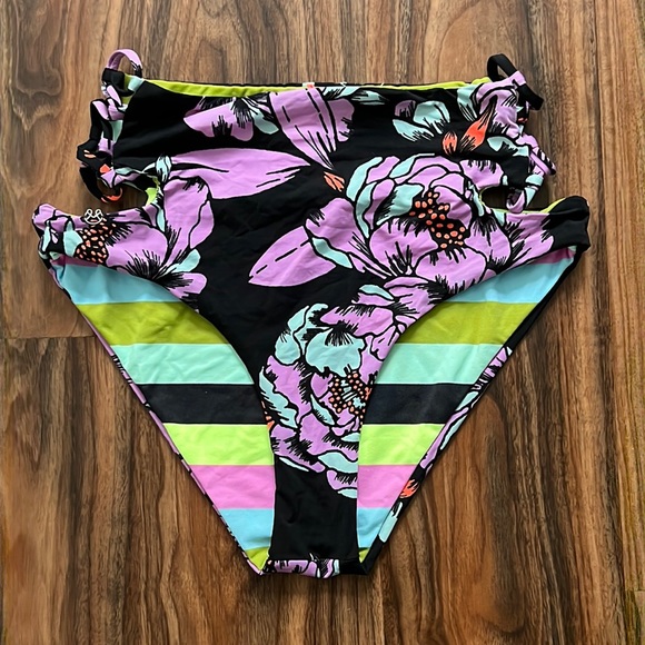 NWOT Maaji Reversible Mauve Moonlight Chorus Bikini Bottom - Picture 5 of 16